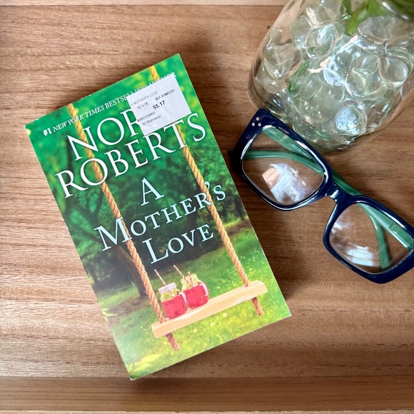 A Mother’s Love by Nora Roberts Family & Heartwarming Women’s Fiction Paperback - Picture 3 of 6